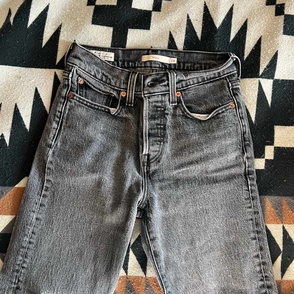 Levi's High-Rise Ankle Jeans Washed Black/Gray Size 24